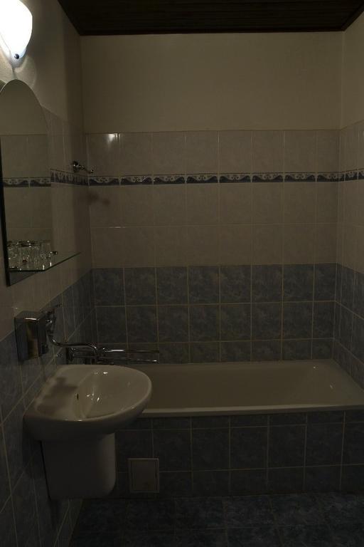 Hotel Posta Benesov  Dış mekan fotoğraf
