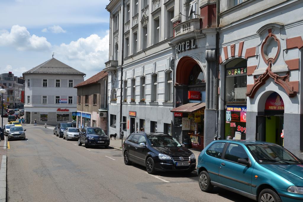Hotel Posta Benesov  Dış mekan fotoğraf