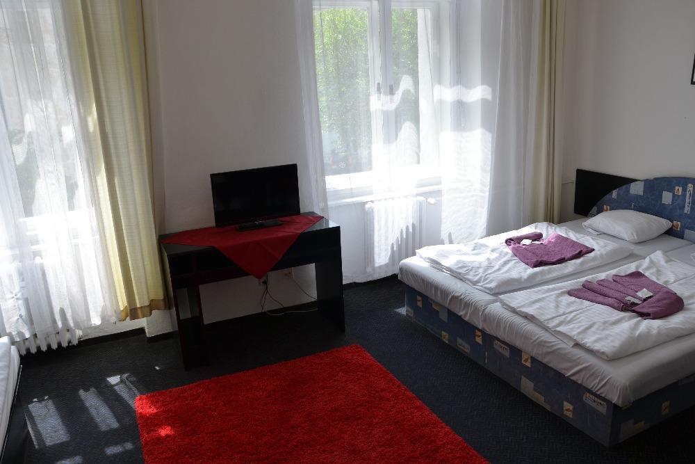 Hotel Posta Benesov  Dış mekan fotoğraf