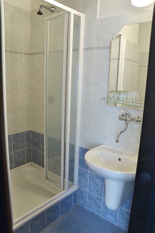 Hotel Posta Benesov  Dış mekan fotoğraf