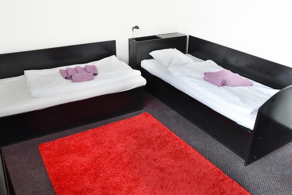 Hotel Posta Benesov  Dış mekan fotoğraf