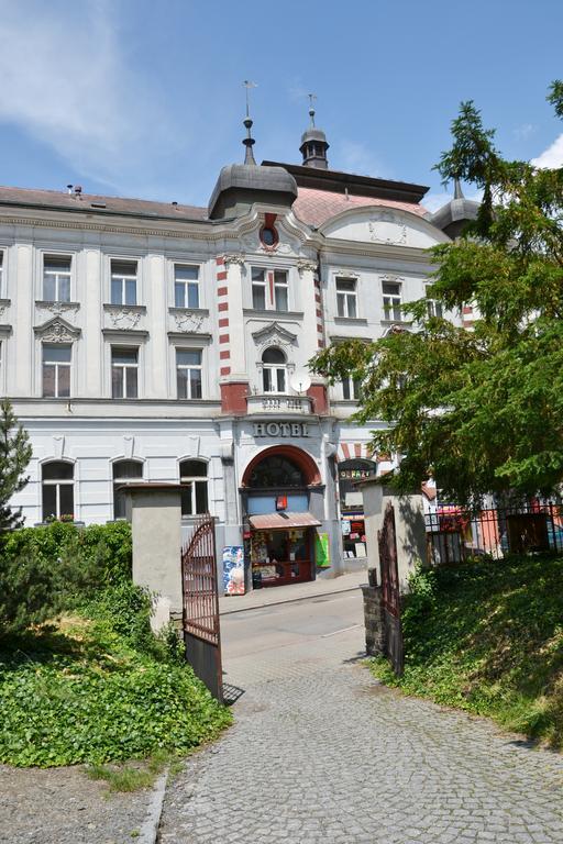 Hotel Posta Benesov  Dış mekan fotoğraf