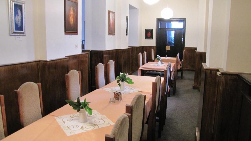 Hotel Posta Benesov  Dış mekan fotoğraf