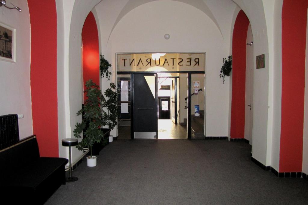 Hotel Posta Benesov  Dış mekan fotoğraf